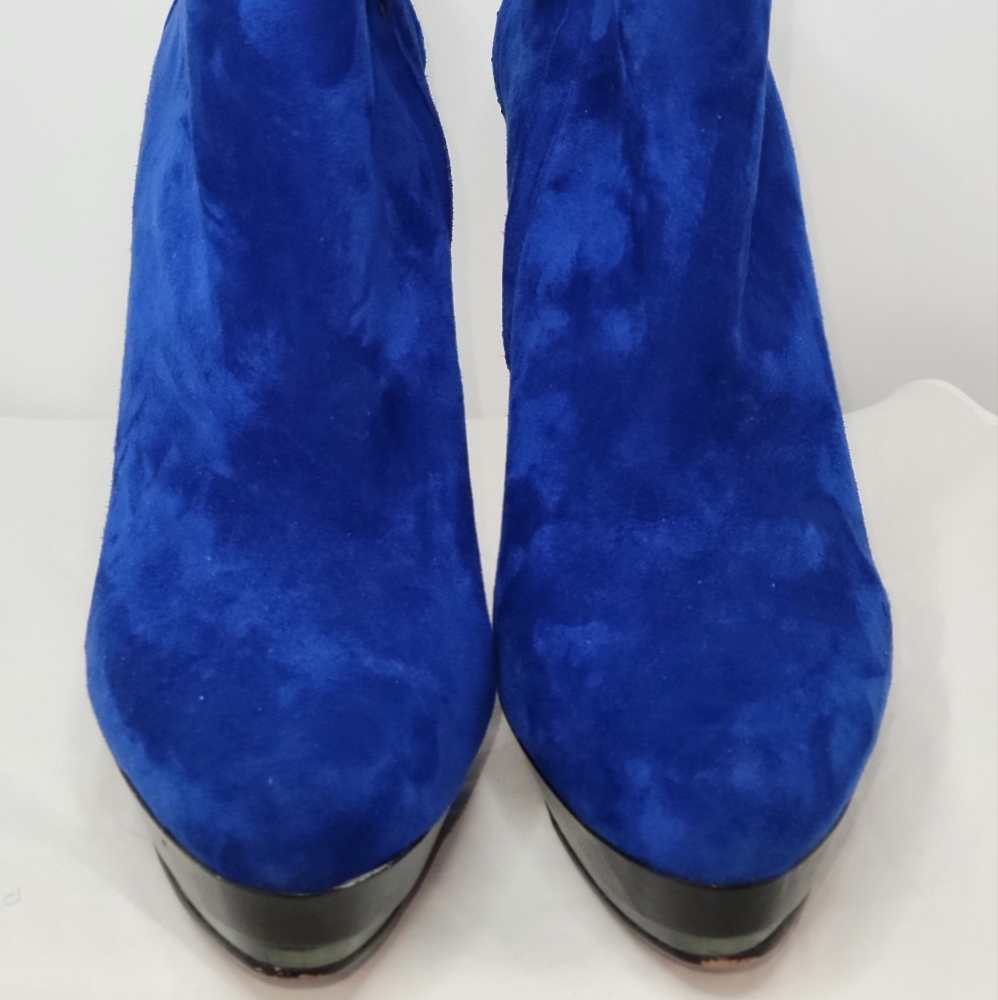 Vince Camuto Booties